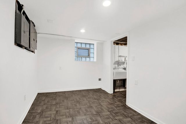 5037 W Winona Street, Chicago, IL 60630