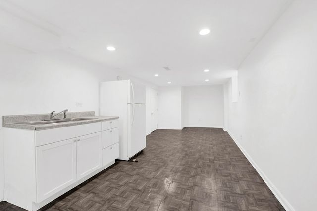 5037 W Winona Street, Chicago, IL 60630
