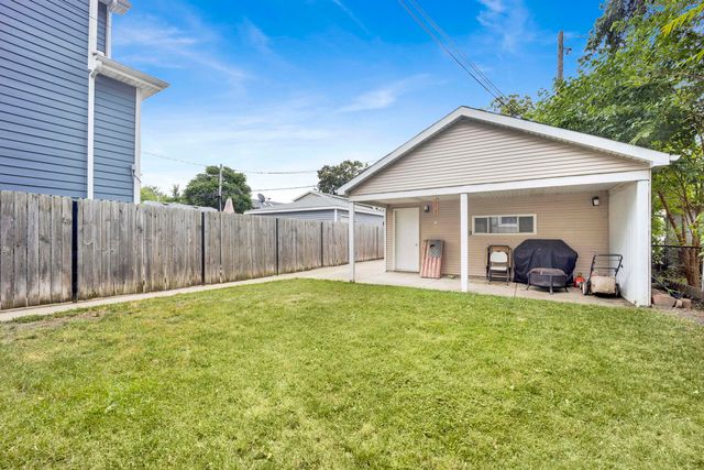 5037 W Winona Street, Chicago, IL 60630