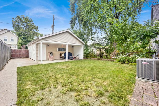 5037 W Winona Street, Chicago, IL 60630