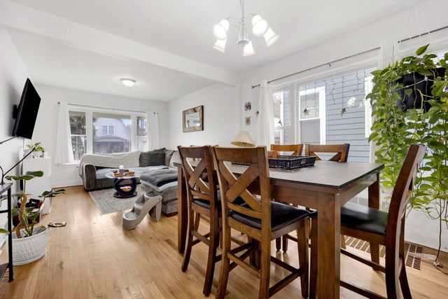 5037 W Winona Street, Chicago, IL 60630