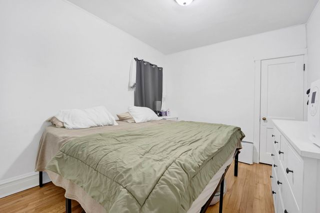 5037 W Winona Street, Chicago, IL 60630