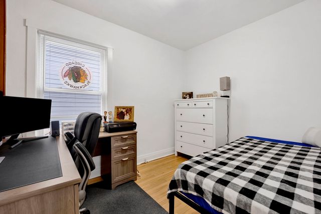 5037 W Winona Street, Chicago, IL 60630