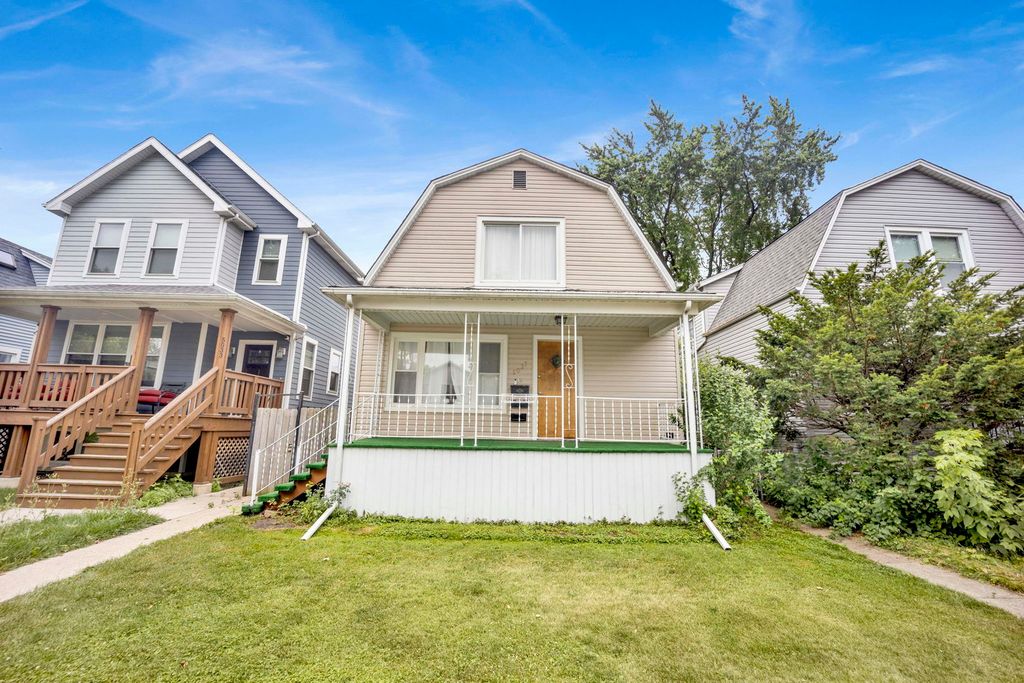 5037 W Winona Street, Chicago, IL 60630