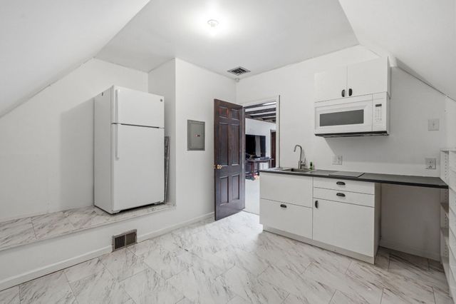 1735 ASHBOURNE RD, Elkins Park, PA 19027