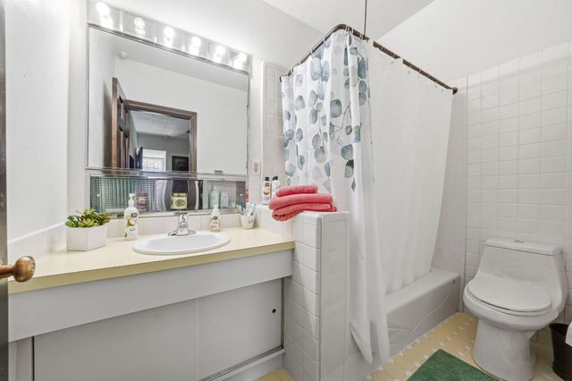 1735 ASHBOURNE RD, Elkins Park, PA 19027