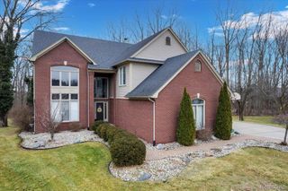 54424 Maple Creek Court, Shelby Charter Township, MI 48316