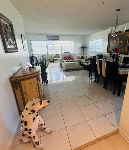 800 SW 125th Way 112O, Pembroke Pines, FL 33027