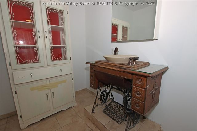 1116 Highland Road, Charleston, WV 25302