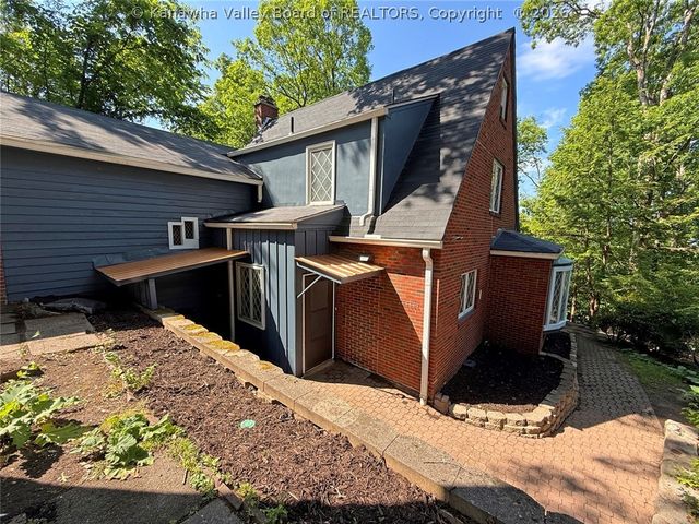 1116 Highland Road, Charleston, WV 25302