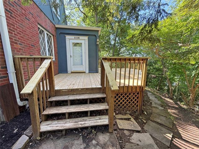 1116 Highland Road, Charleston, WV 25302