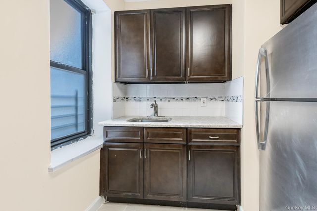 306 E Mosholu Pkwysouth 1F, Bronx, NY 10458