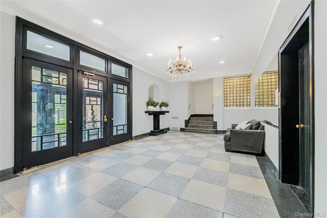 306 E Mosholu Pkwysouth 1F, Bronx, NY 10458