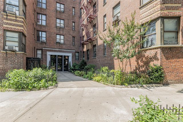 306 E Mosholu Pkwysouth 1F, Bronx, NY 10458