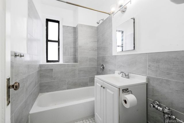 306 E Mosholu Pkwysouth 1F, Bronx, NY 10458