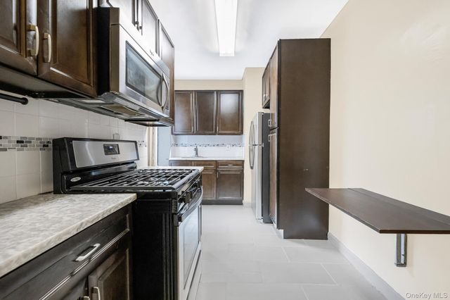 306 E Mosholu Pkwysouth 1F, Bronx, NY 10458