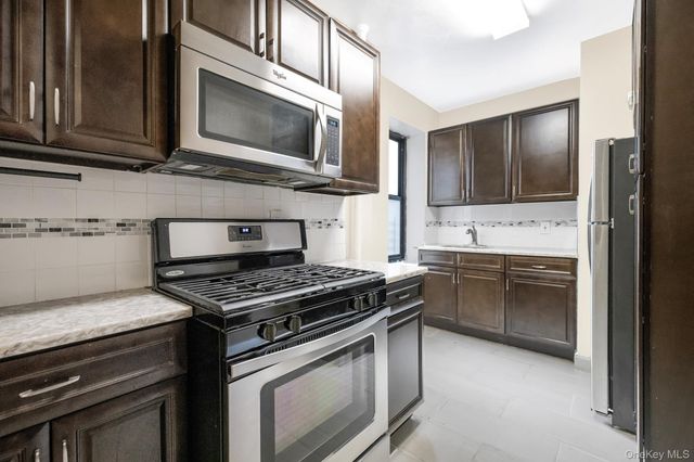 306 E Mosholu Pkwysouth 1F, Bronx, NY 10458