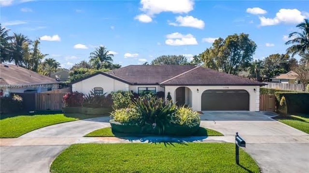 11798 SW 51st Court, Cooper City, FL 33330