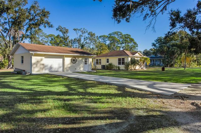 8132 HONEYBEE LANE, Tampa, FL 33635