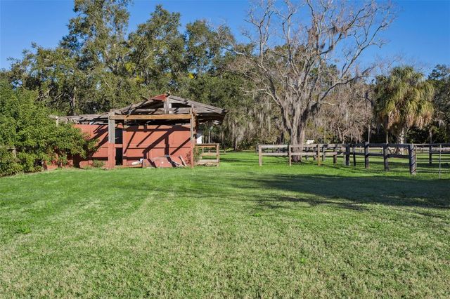 8132 HONEYBEE LANE, Tampa, FL 33635