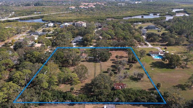 8132 HONEYBEE LANE, Tampa, FL 33635