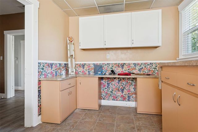 8132 HONEYBEE LANE, Tampa, FL 33635