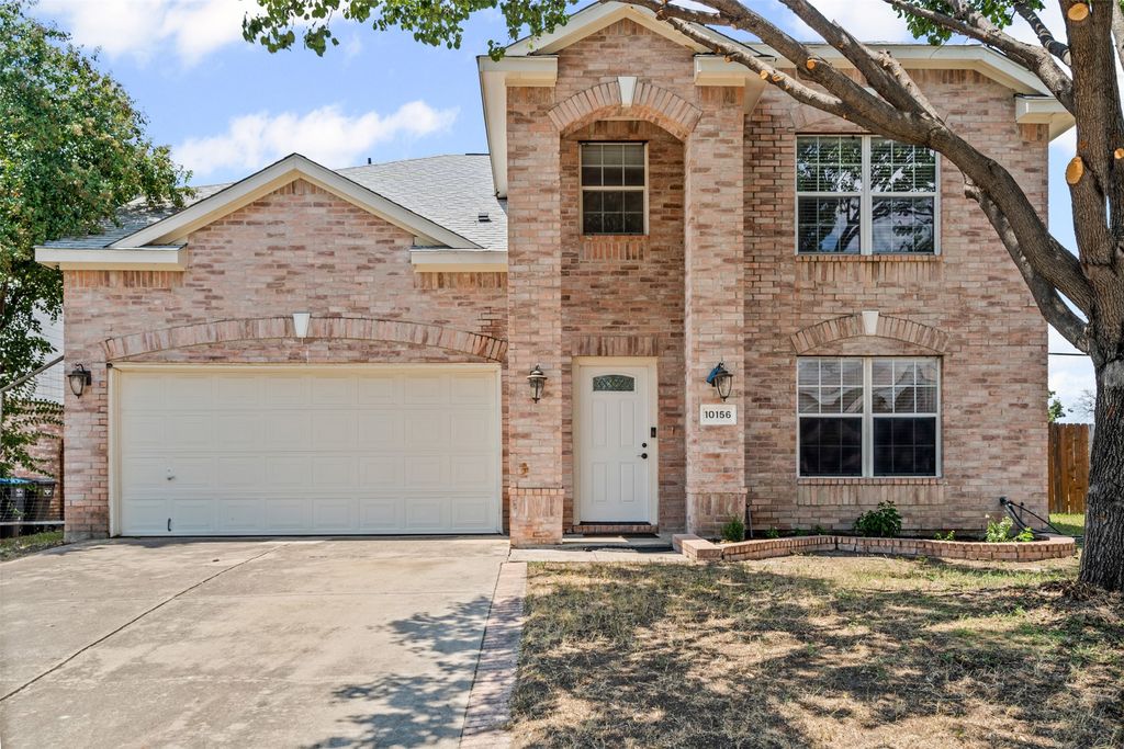 10156 Chapel Rock Drive, Fort Worth, TX 76116