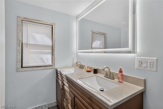 598 Randolph Road, Mogadore, OH 44260
