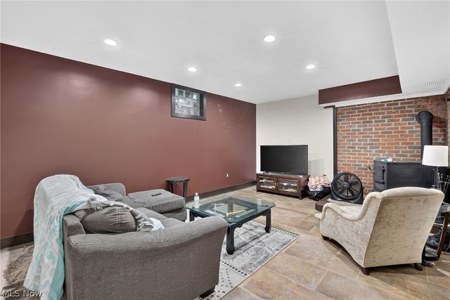 598 Randolph Road, Mogadore, OH 44260