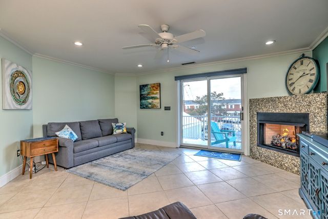 12 Naugatuck Avenue APT A7, Milford, CT 06460