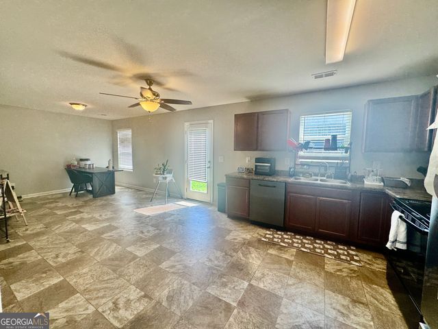 104 Sourwood Lane, Warner Robins, GA 31093