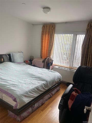71-28 163rd Street 3B, Fresh Meadows, NY 11365