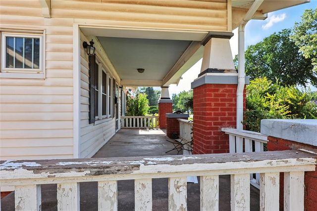 1919 W Cherokee Avenue, Enid, OK 73703