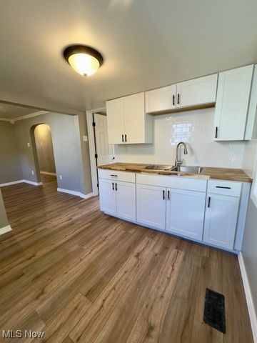 966 La Belle Avenue, Akron, OH 44320