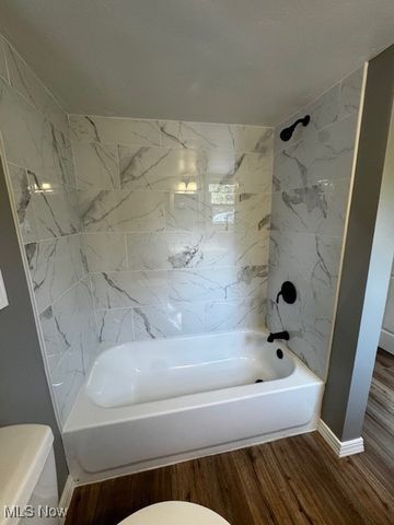 966 La Belle Avenue, Akron, OH 44320