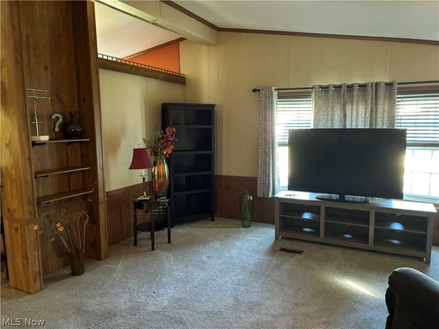 63 Parkway Drive, Olmsted Twp, OH 44138
