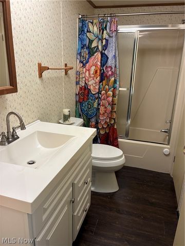 63 Parkway Drive, Olmsted Twp, OH 44138