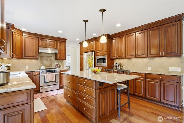 23030 NE 13th Street, Sammamish, WA 98074