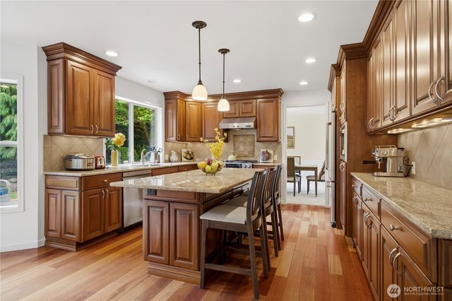 23030 NE 13th Street, Sammamish, WA 98074