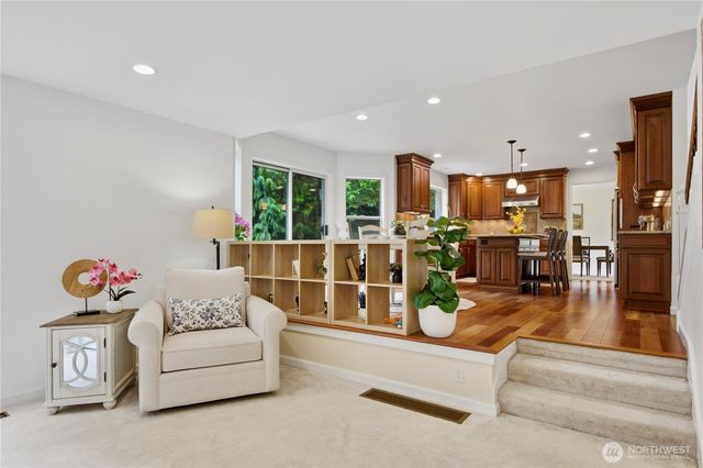 23030 NE 13th Street, Sammamish, WA 98074