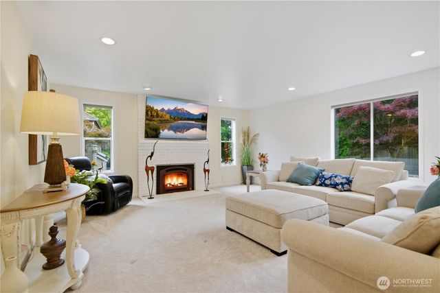 23030 NE 13th Street, Sammamish, WA 98074