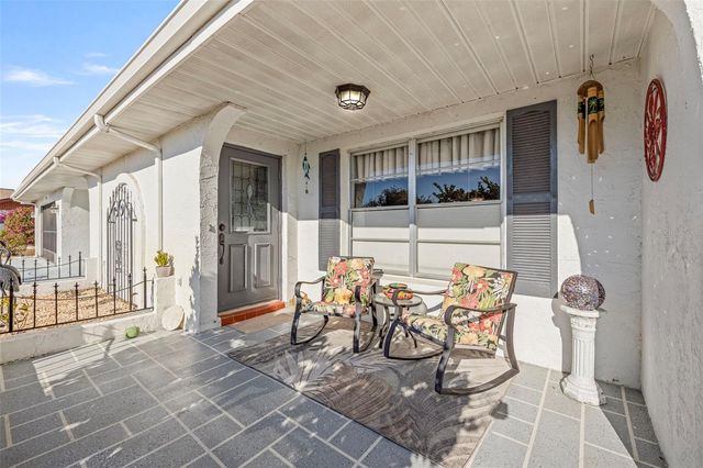 1207 BLUEWATER DRIVE, Sun City Center, FL 33573