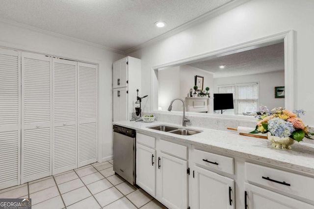 402 BAINBRIDGE Drive, Atlanta, GA 30327