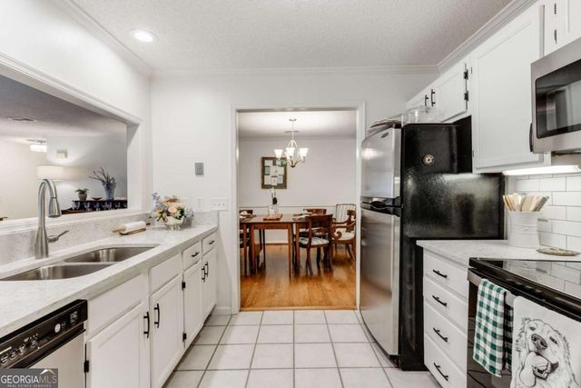 402 BAINBRIDGE Drive, Atlanta, GA 30327