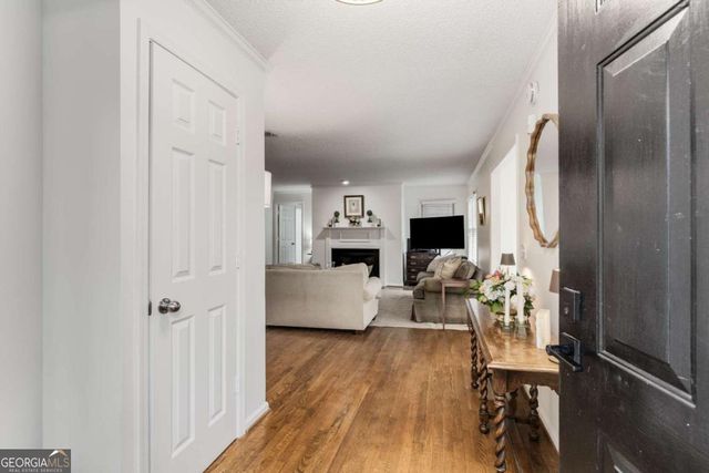 402 BAINBRIDGE Drive, Atlanta, GA 30327