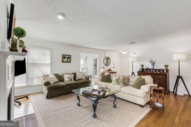 402 BAINBRIDGE Drive, Atlanta, GA 30327