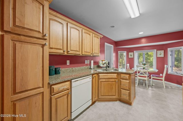 120 Saint Andrews Circle, New Bern, NC 28562