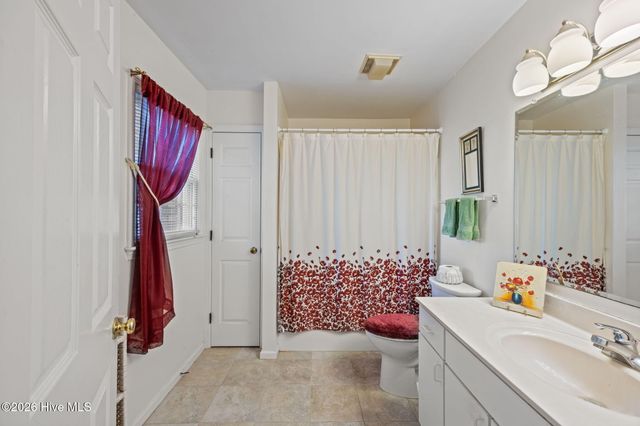 120 Saint Andrews Circle, New Bern, NC 28562