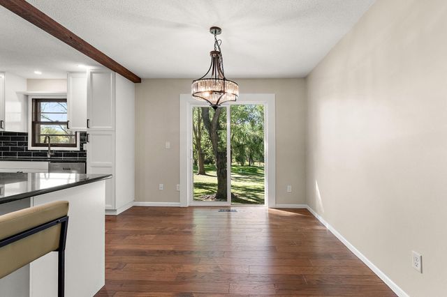 18421 Country Squires Circle, Prior Lake, MN 55372