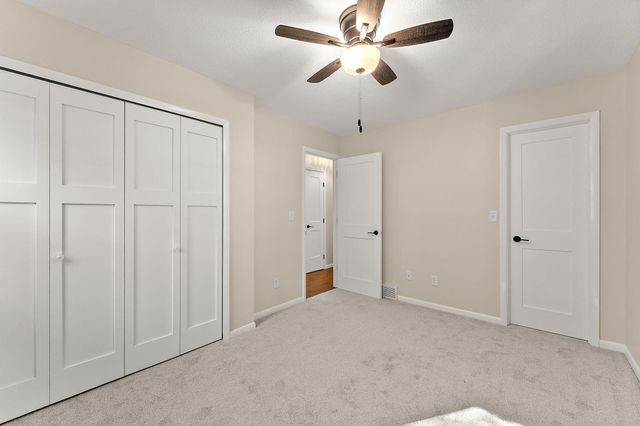 18421 Country Squires Circle, Prior Lake, MN 55372